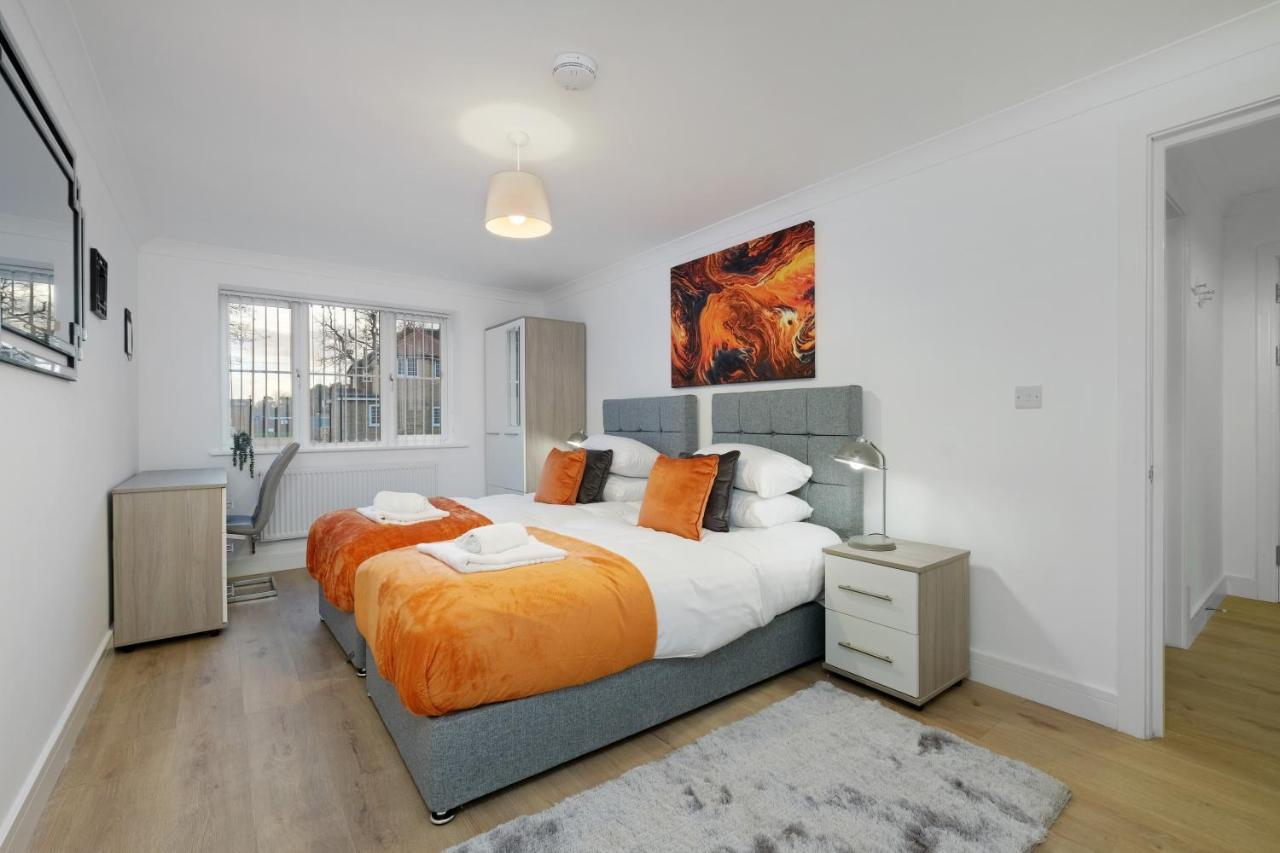 Pinewood Studios, Iver Slough Heathrow 1 & 2 Bedroom Apartments With Parking By Arista Living 外观 照片