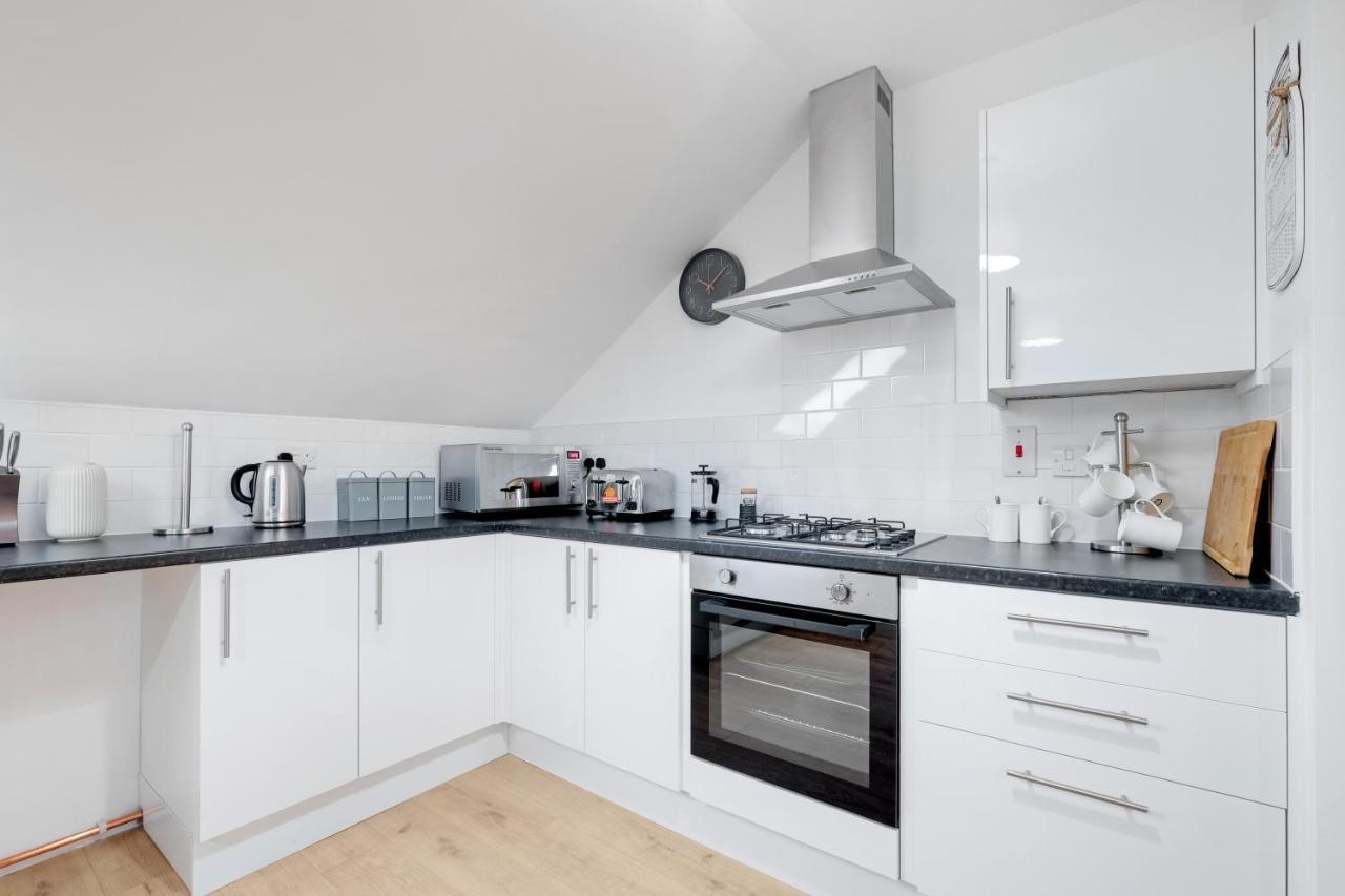 Pinewood Studios, Iver Slough Heathrow 1 & 2 Bedroom Apartments With Parking By Arista Living 外观 照片