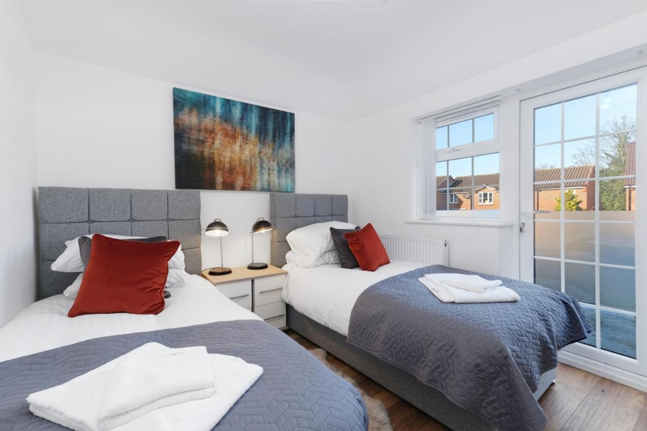 Pinewood Studios, Iver Slough Heathrow 1 & 2 Bedroom Apartments With Parking By Arista Living 外观 照片