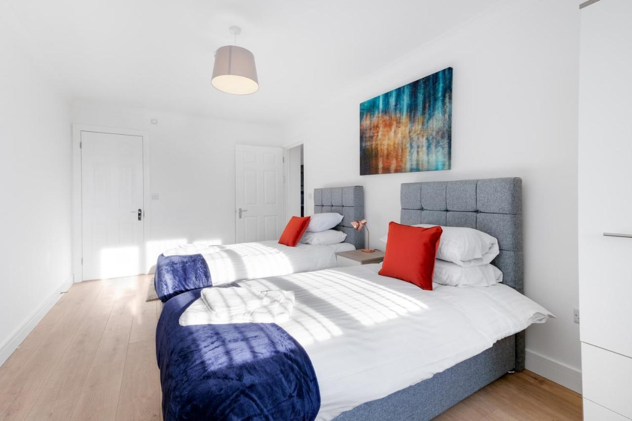 Pinewood Studios, Iver Slough Heathrow 1 & 2 Bedroom Apartments With Parking By Arista Living 外观 照片