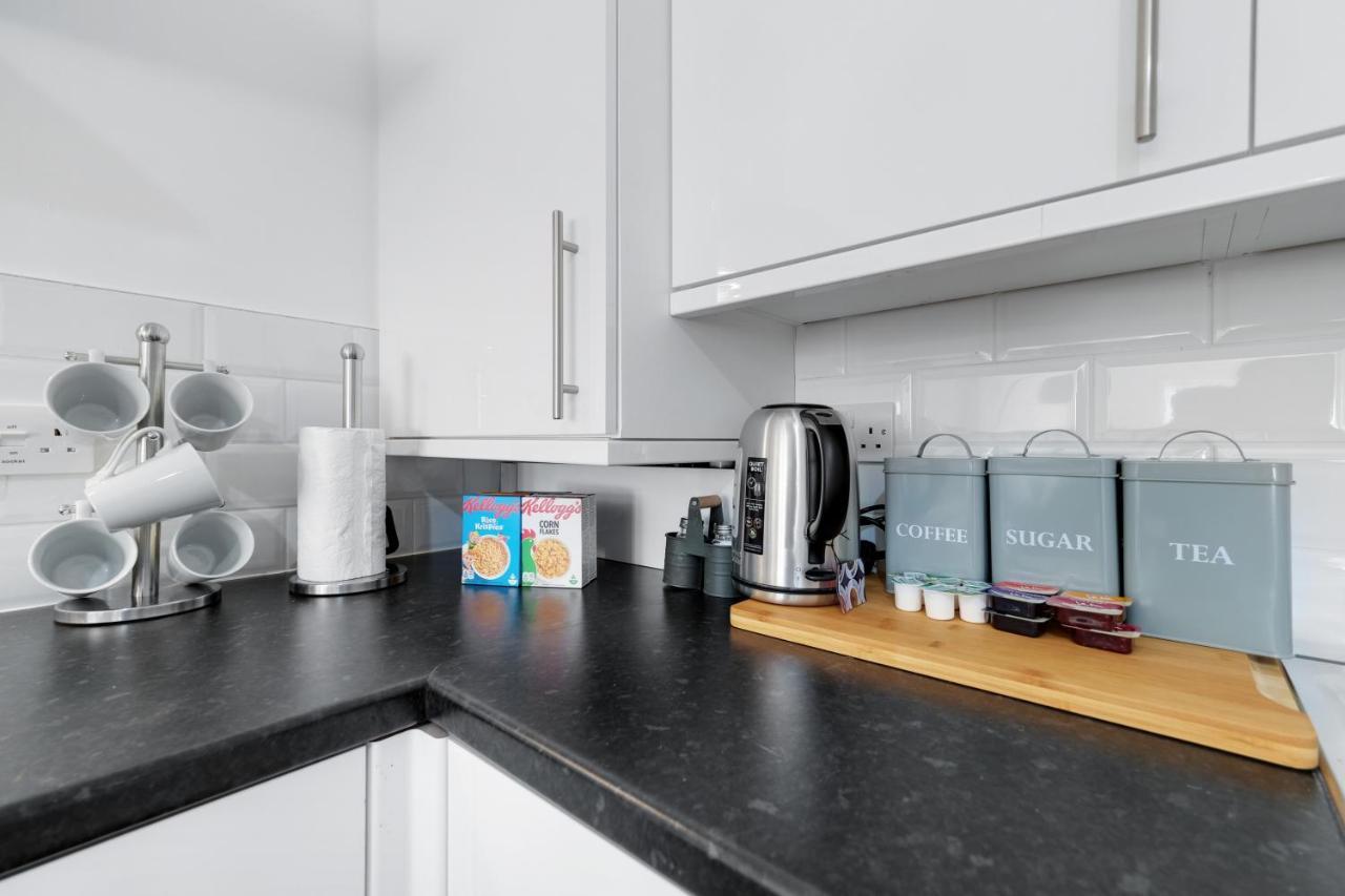 Pinewood Studios, Iver Slough Heathrow 1 & 2 Bedroom Apartments With Parking By Arista Living 外观 照片