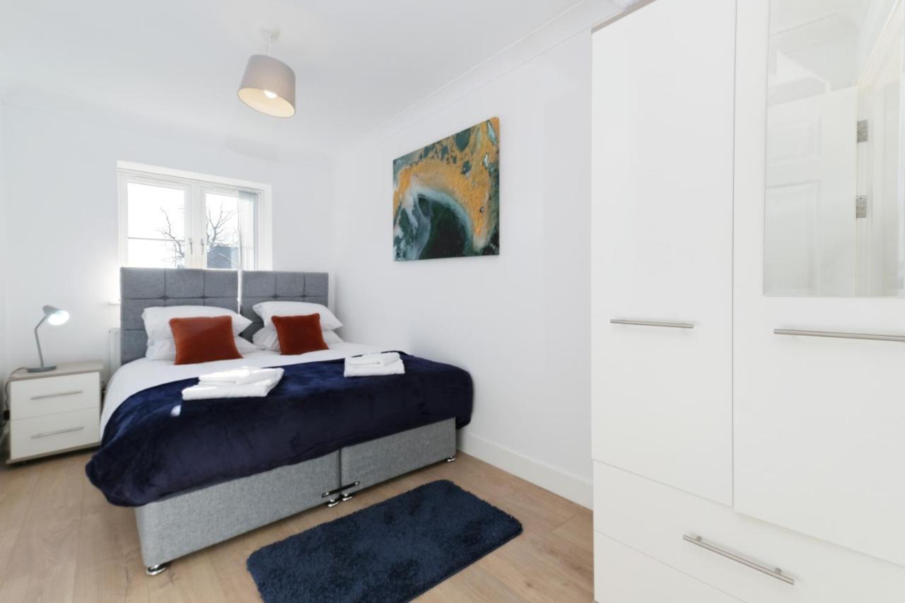 Pinewood Studios, Iver Slough Heathrow 1 & 2 Bedroom Apartments With Parking By Arista Living 外观 照片