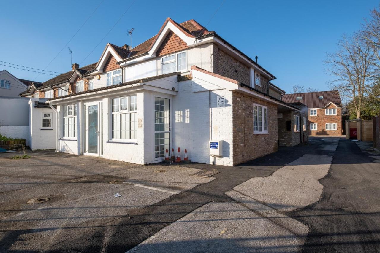 Pinewood Studios, Iver Slough Heathrow 1 & 2 Bedroom Apartments With Parking By Arista Living 外观 照片
